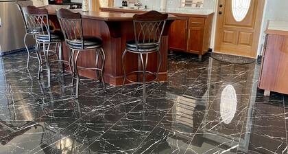 Spacious Serene Villas~4 bedrooms-w/4 private ensuite bathrooms.