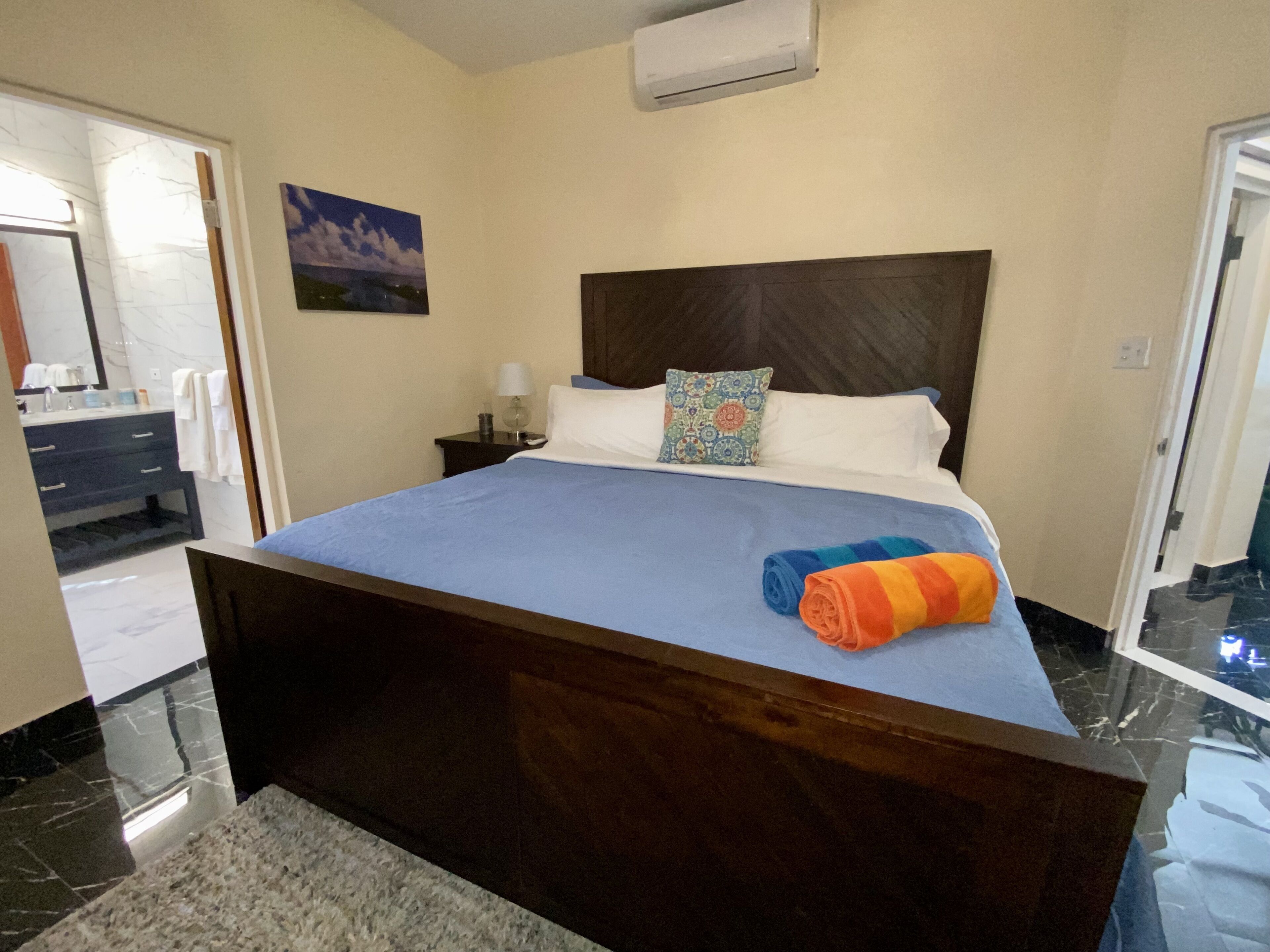 4 bedrooms, iron/ironing board, WiFi, bed sheets