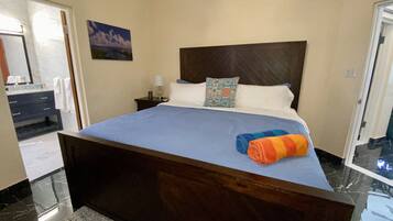 4 bedrooms, iron/ironing board, WiFi, bed sheets