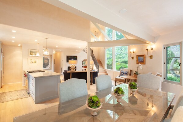 Dining - Montecito Quiet Oaks - Serenity and convenience meet at Quiet Oaks. (Montecito)