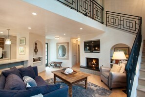 Smart TV, fireplace, printers - Montecito Quiet Oaks - Serenity and convenience meet at Quiet Oaks. (Montecito)