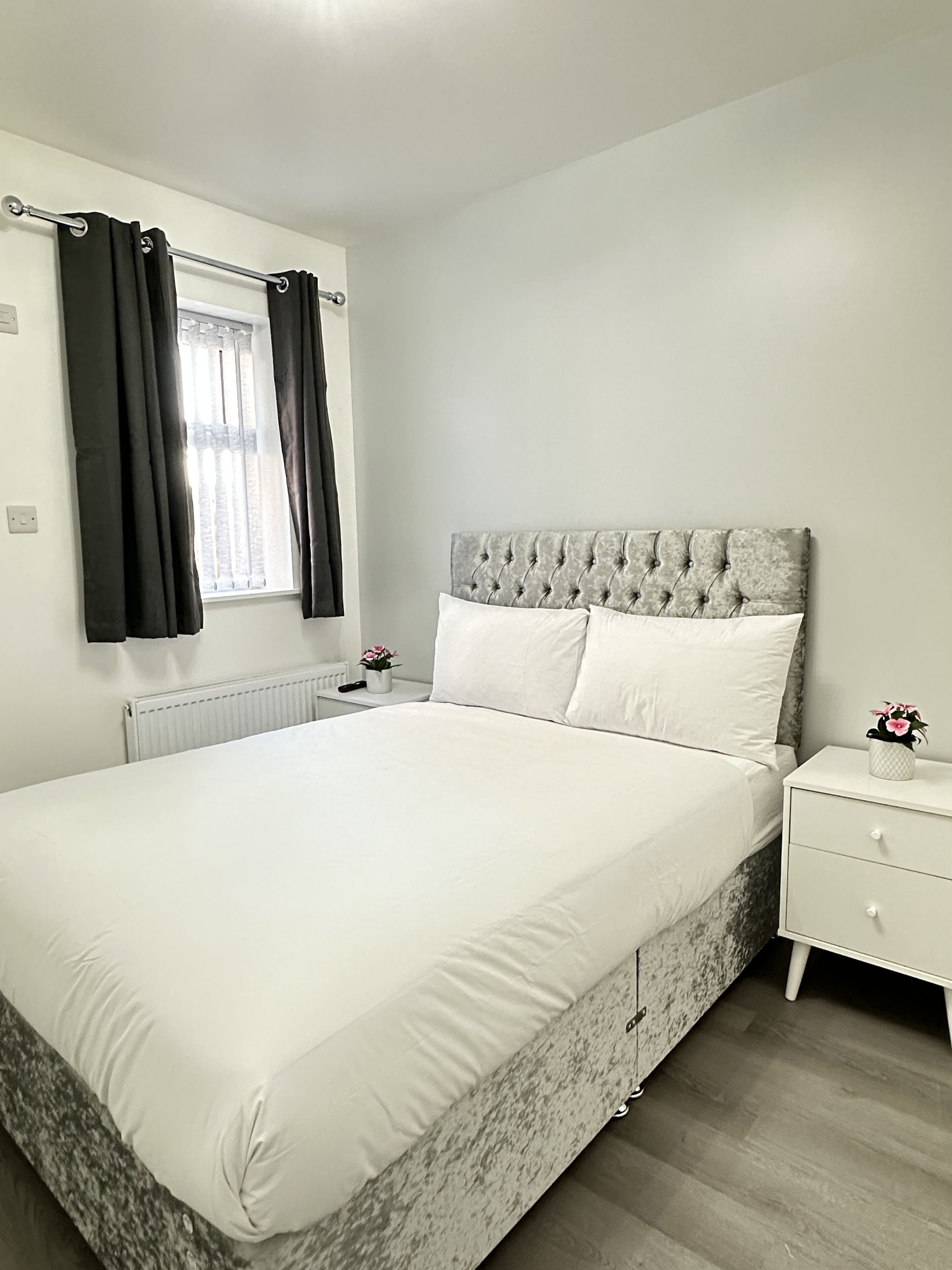 3 habitaciones, tabla de planchar con plancha y wifi gratis 