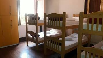 Roupas de cama antialérgicas, ferros/tábuas de passar roupa