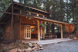 大型冰箱、烤箱、爐台、烤麵包機