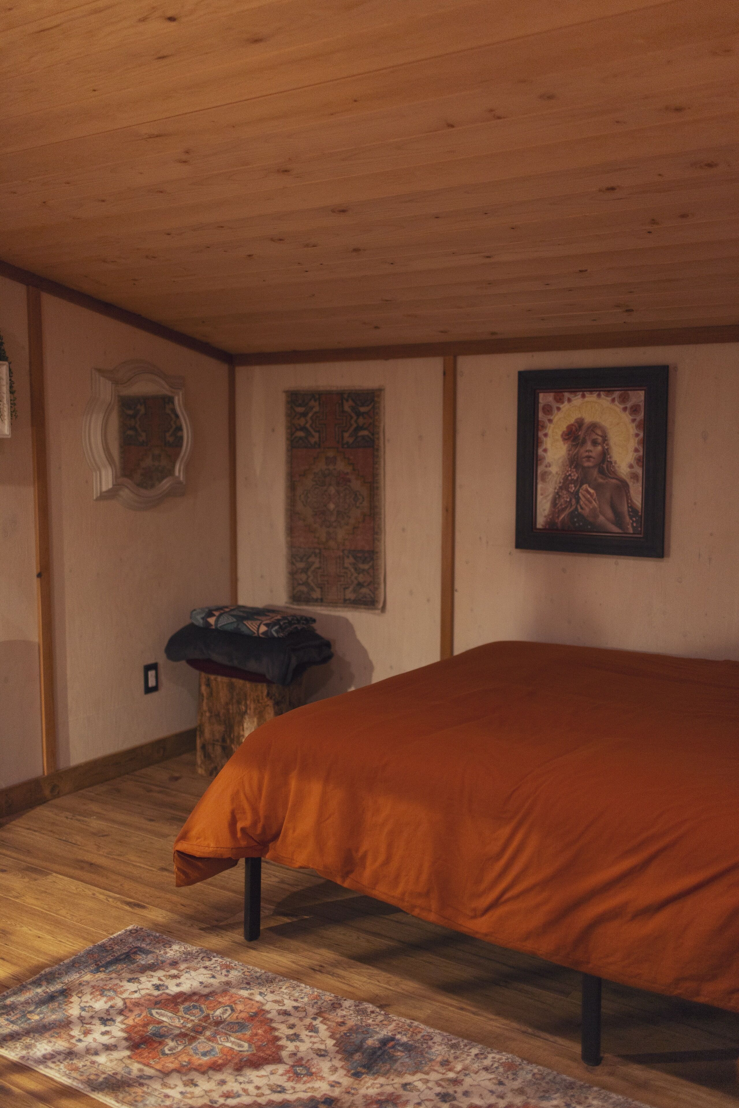 Traditional Cabin, Non Smoking, Shared Bathroom | Room amenity