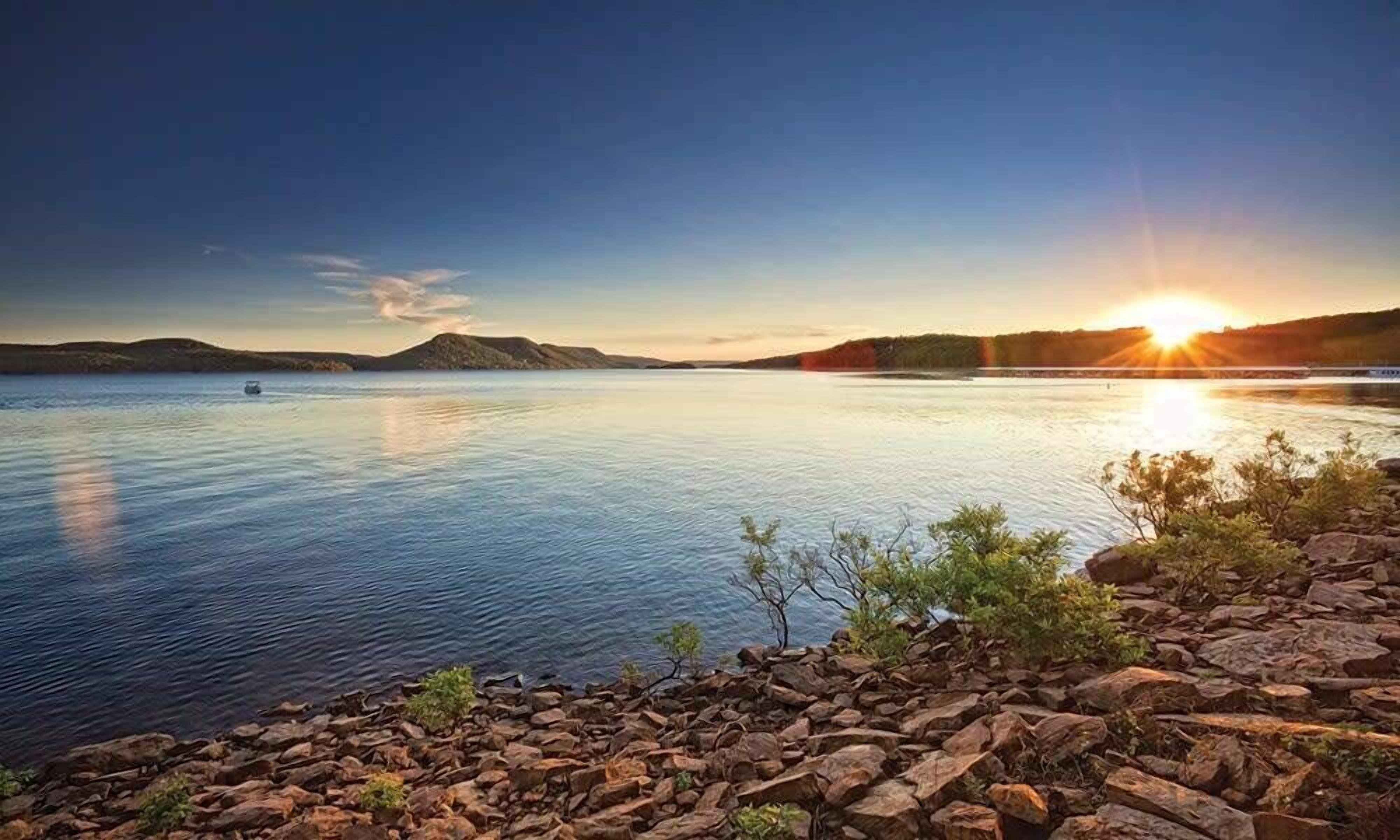 2br DX Condo Family Fun: Mountains & Lake Escape!