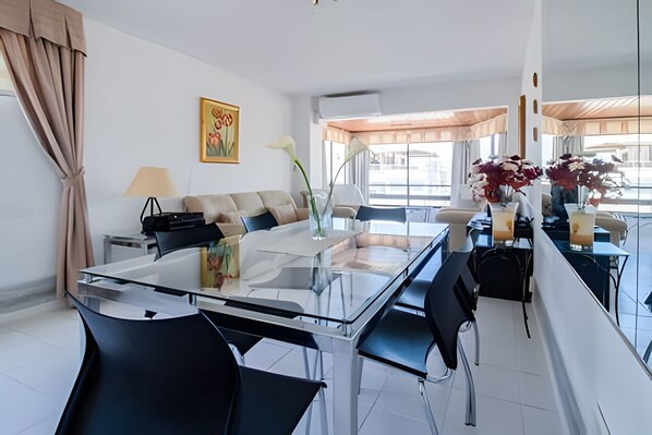 Apartment | Dining