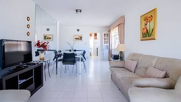 Apartemen | Area keluarga | Televisi 40-inci dengan saluran TV satelit