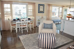 Luxury Condo | Living area | Flat-screen TV