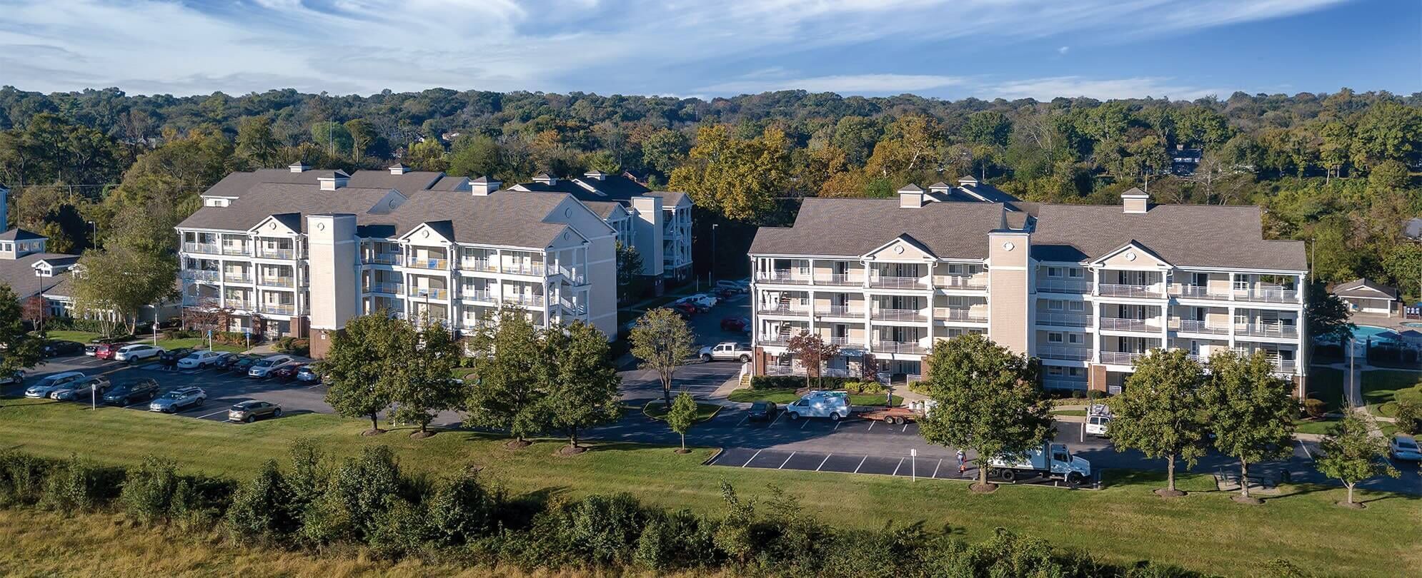 4br PR Stunning Condo on the Rive in Heart of Music City!