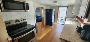 Maison Familiale | Cuisine privée | Grand réfrigérateur, micro-ondes, four, plaque de cuisson