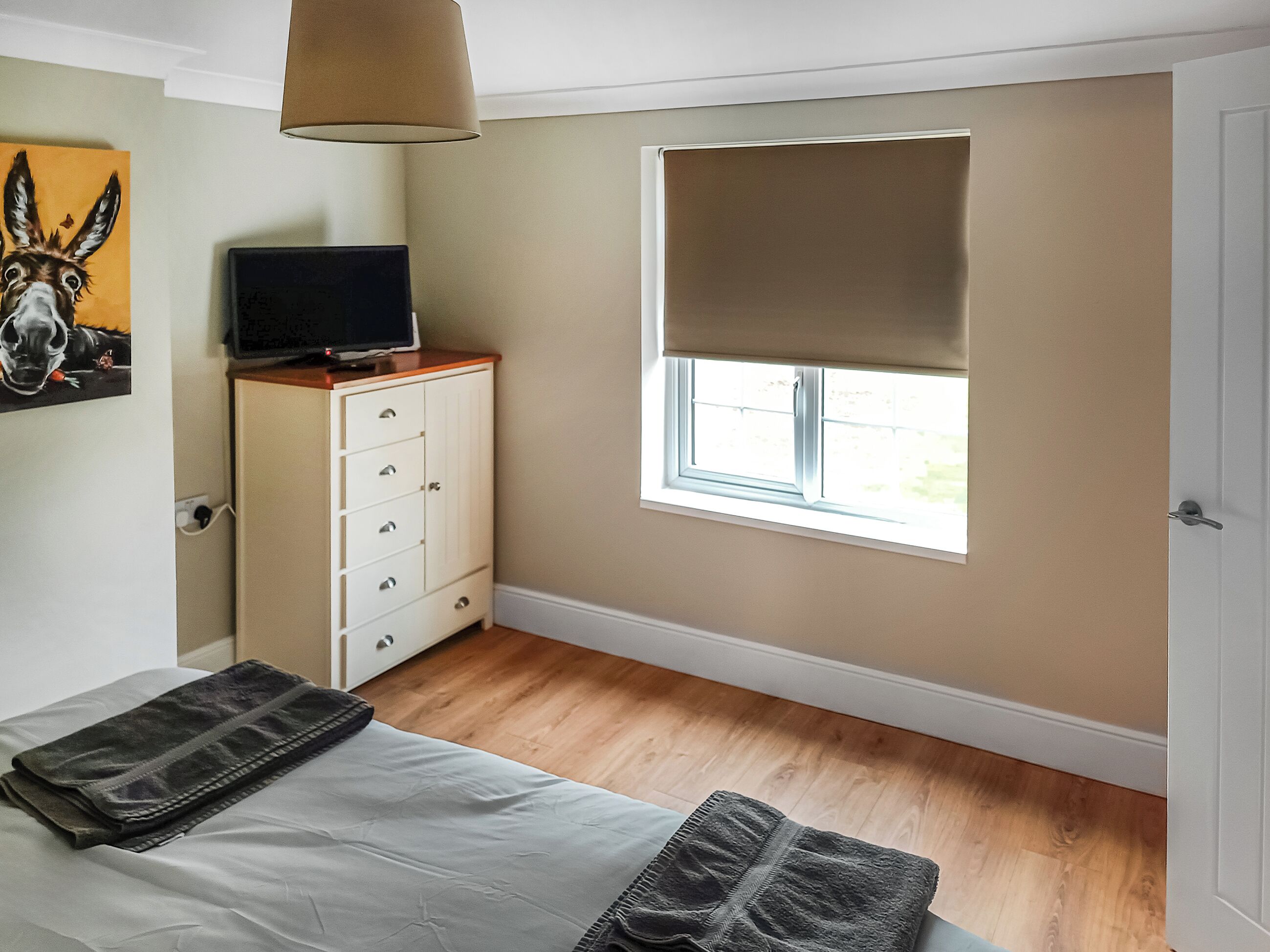 Double bedroom | The Lodge at Owstwick Hall, Owstwick, near Roos