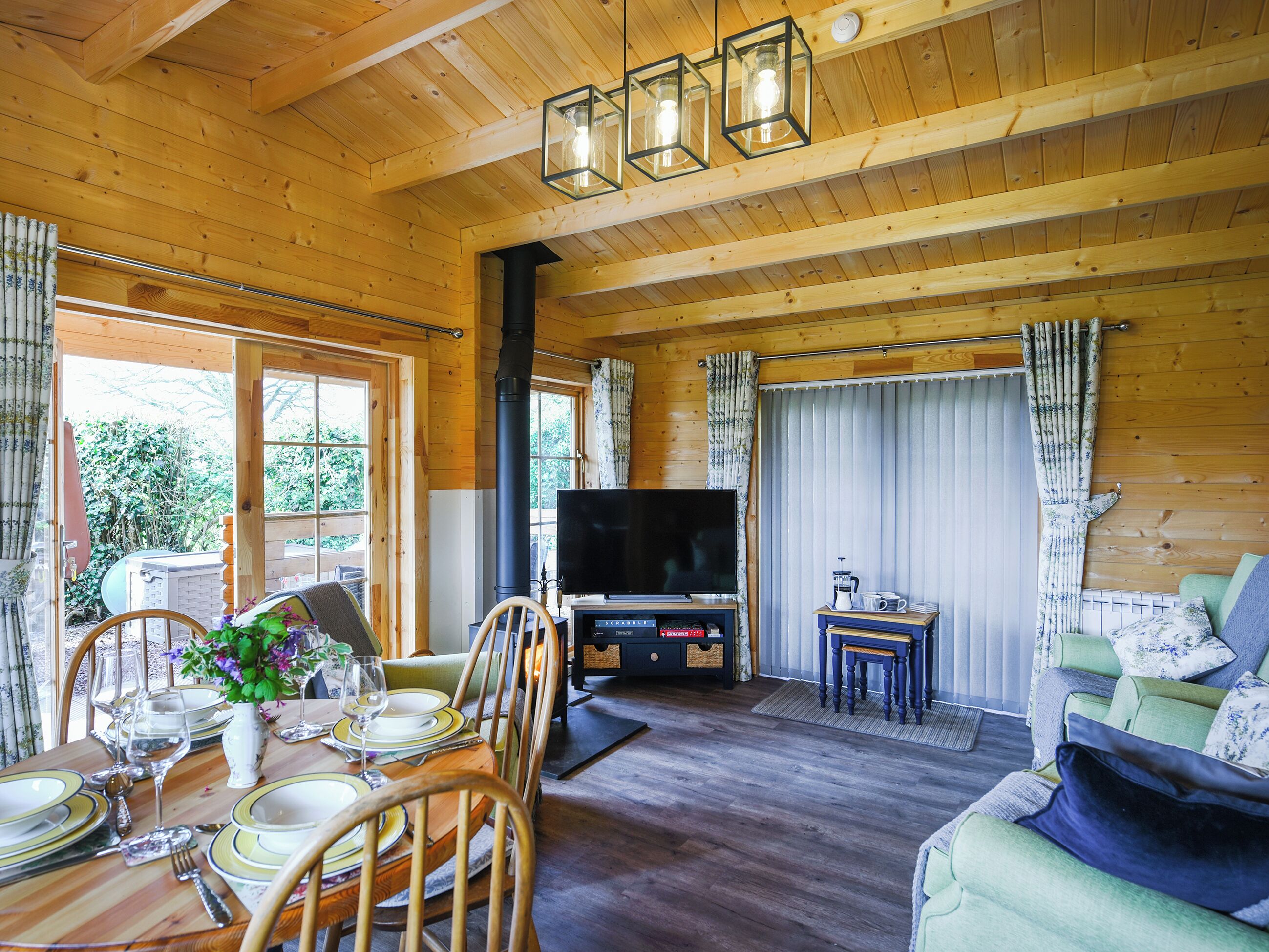 Fernseher, Kamin