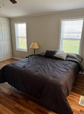 3 dormitorios, cuna de viaje, wifi gratis y ropa de cama