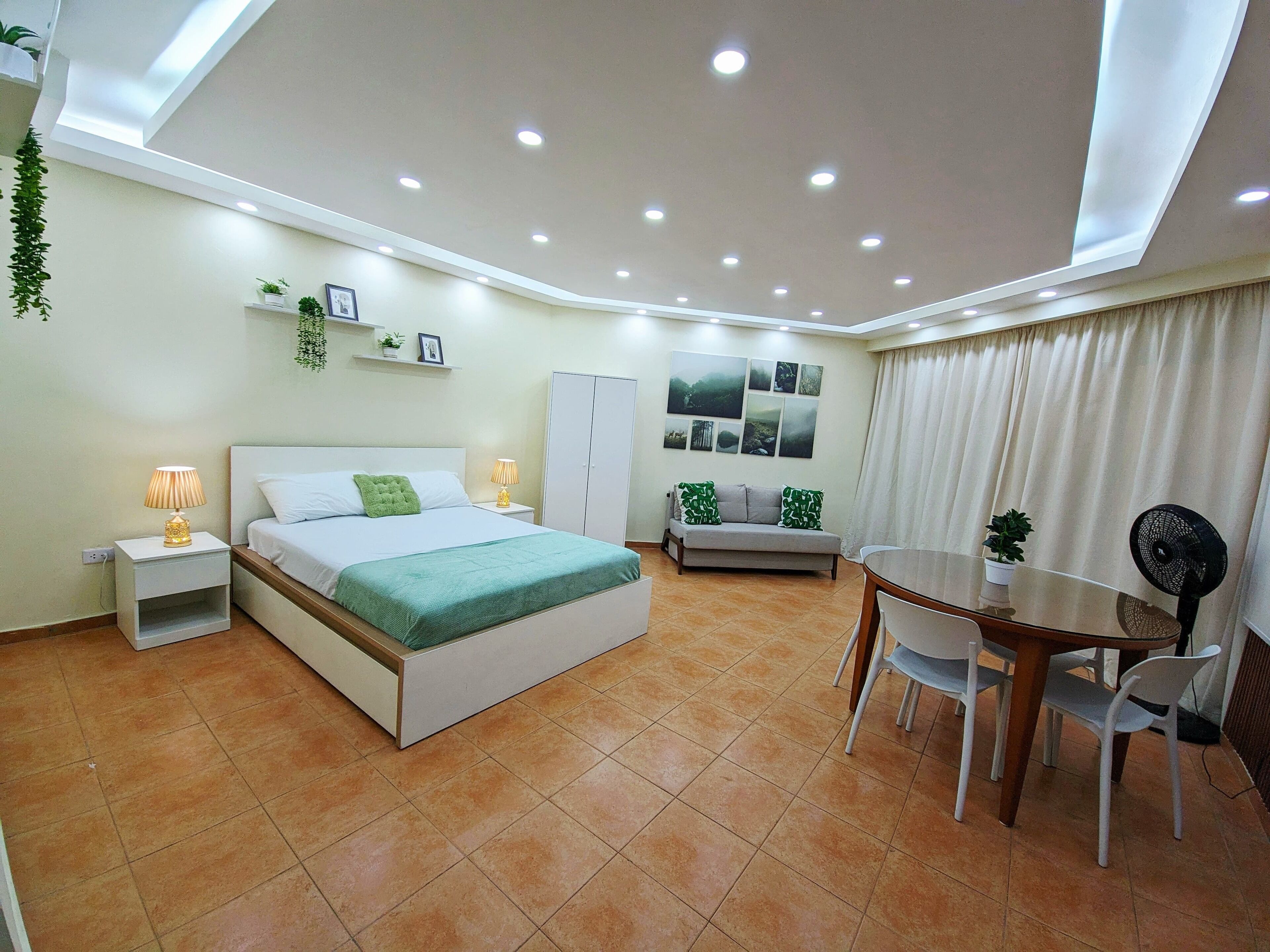 1 chambre, fer et planche à repasser, lit parapluie, Wi-Fi