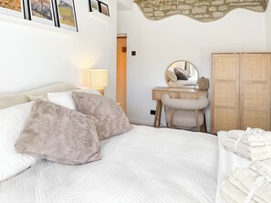 2 quartos, Wi-Fi de cortesia, roupa de cama