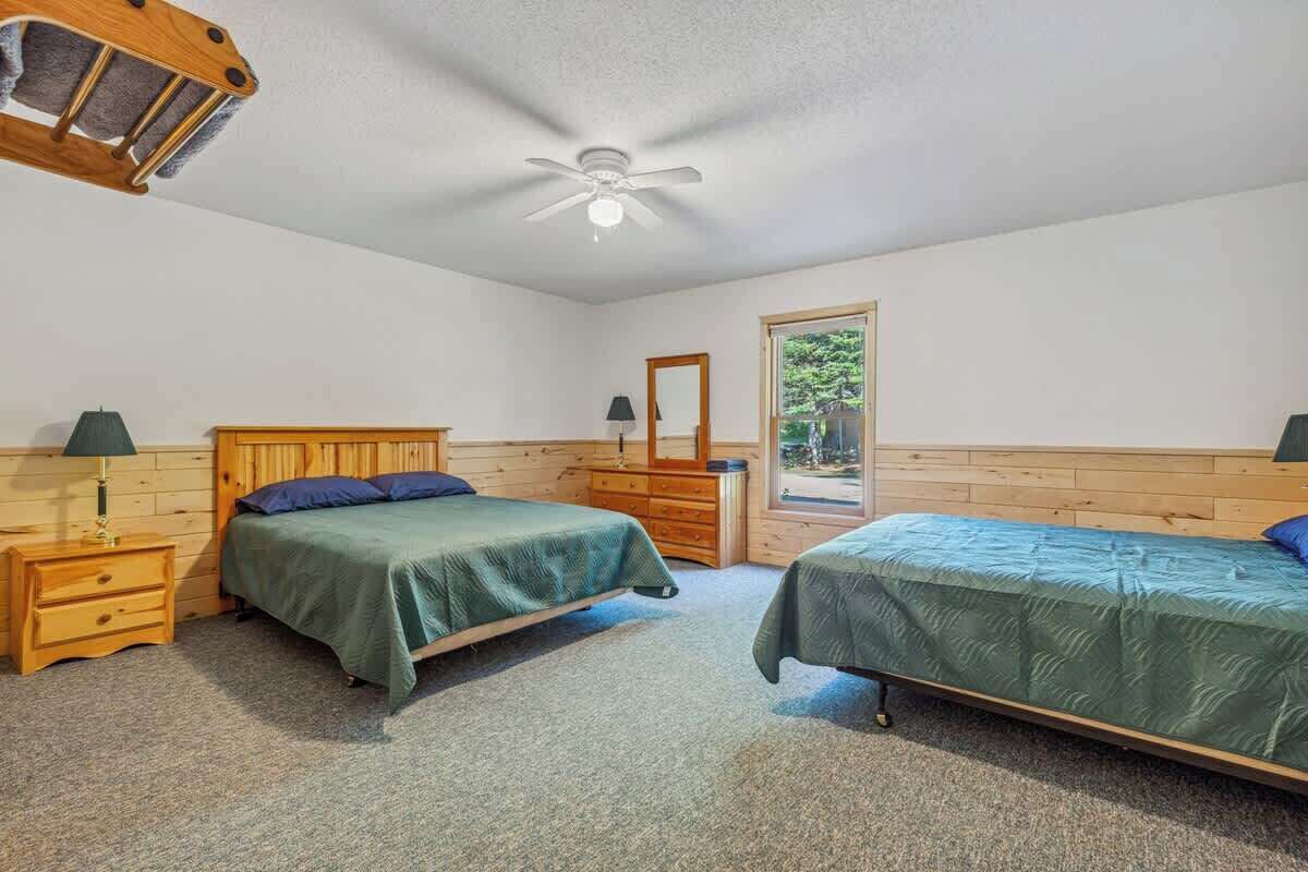 4 bedrooms, iron/ironing board, travel cot, free WiFi