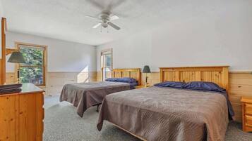 4 bedrooms, iron/ironing board, travel crib, free WiFi