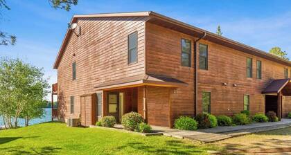 Lakeside Condo #21 4BR 4BA Timberlane Resort