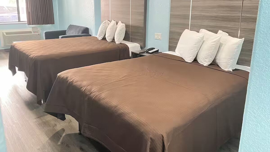 Super Stay Inn By OYO Humble IAH East