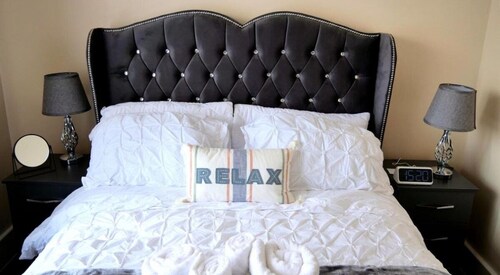 Mideyah Stays - Comfy 2 Bed