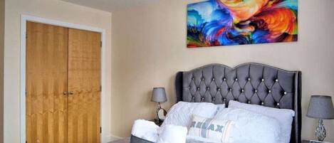 2 bedrooms, iron/ironing board, free WiFi, bed sheets