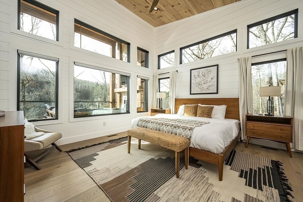 New Toccoa River retreat! sauna+fire pit+hot tub Fannin County Vrbo