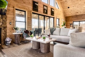 Smart TV, fireplace, video games - "Experience was everything we had hoped 4 & more!" (Sevierville)