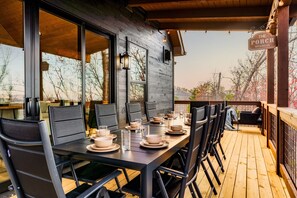 屋外ダイニングエリア