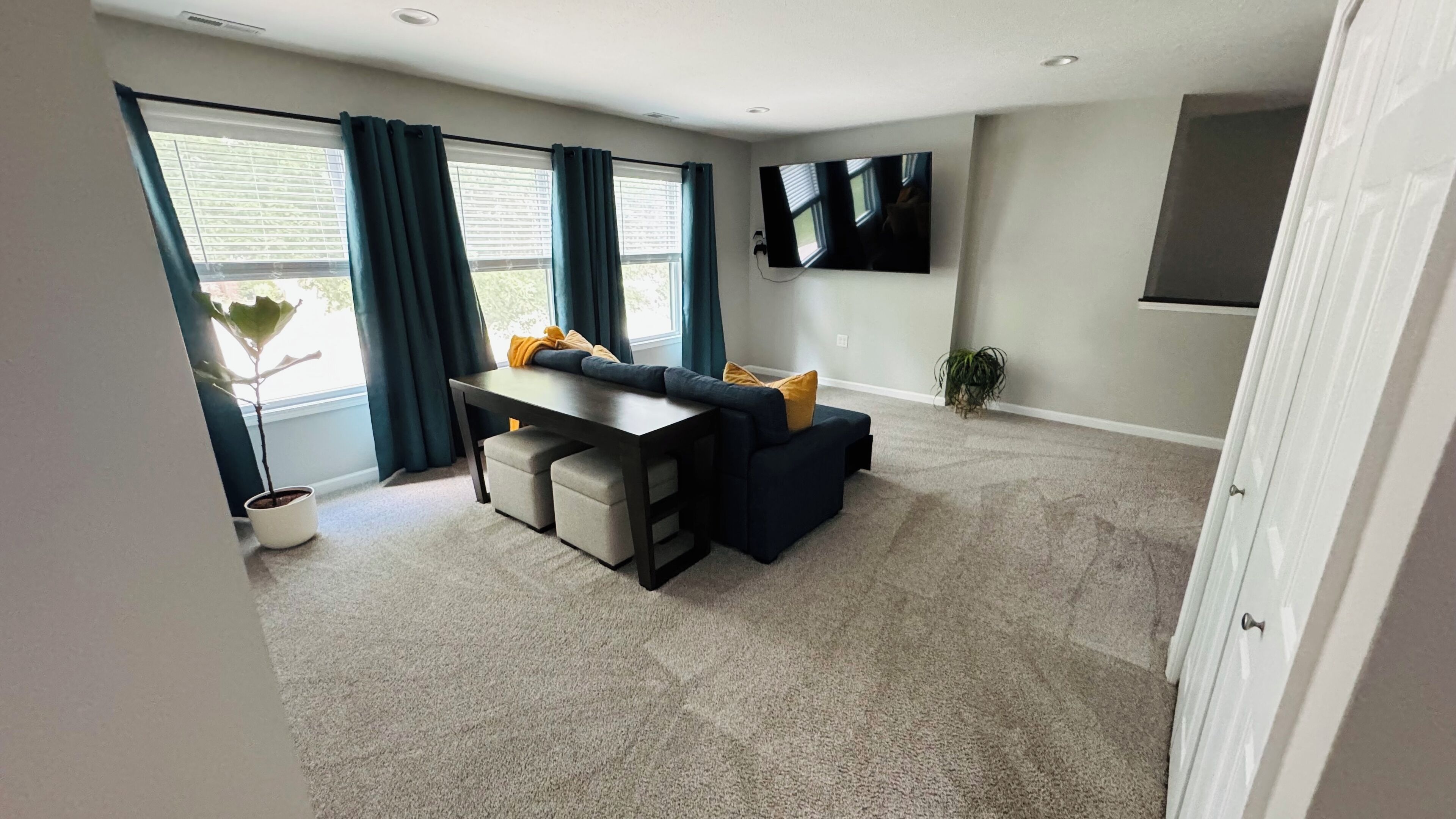 Smart-TV, Kamin, Videospiele