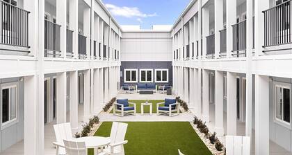 stayAPT Suites Tallahassee-Capitol