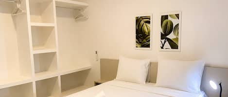 Apartment | 2 bedrooms, premium bedding, desk, laptop workspace