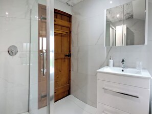 Towels - 2 bedroom accommodation in Dolphinholme (Dolphinholme)
