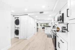 Fridge, microwave, oven, stovetop - THIS is the ONE! (Islamorada)