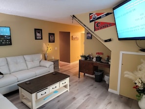 Lounge - Grizzly Motel  (Swan Hills)