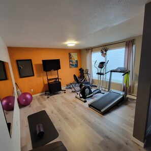 Gym - Grizzly Motel (Swan Hills)