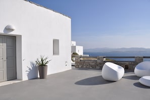 Exterior detail - Cliff Villa  (Paros)