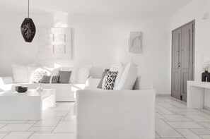 Living area - Cliff Villa (Paros)