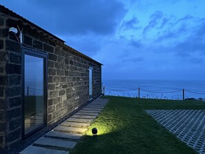 Deluxe Cottage | 1 bedroom, premium bedding, Select Comfort beds, blackout drapes