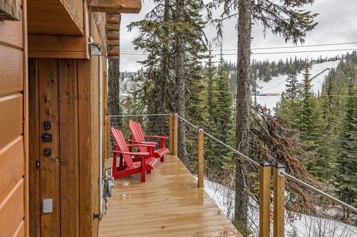 Cozy suite with incredible views - perfect for a family!