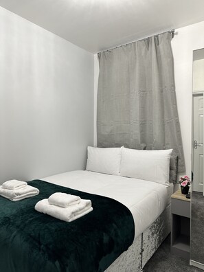 1 bedroom, iron/ironing board, free WiFi