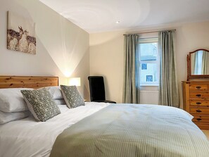 1 quarto, Wi-Fi de cortesia, roupa de cama