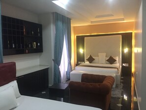Luxury Suite | 1 bedroom, Egyptian cotton sheets, premium bedding, pillowtop beds