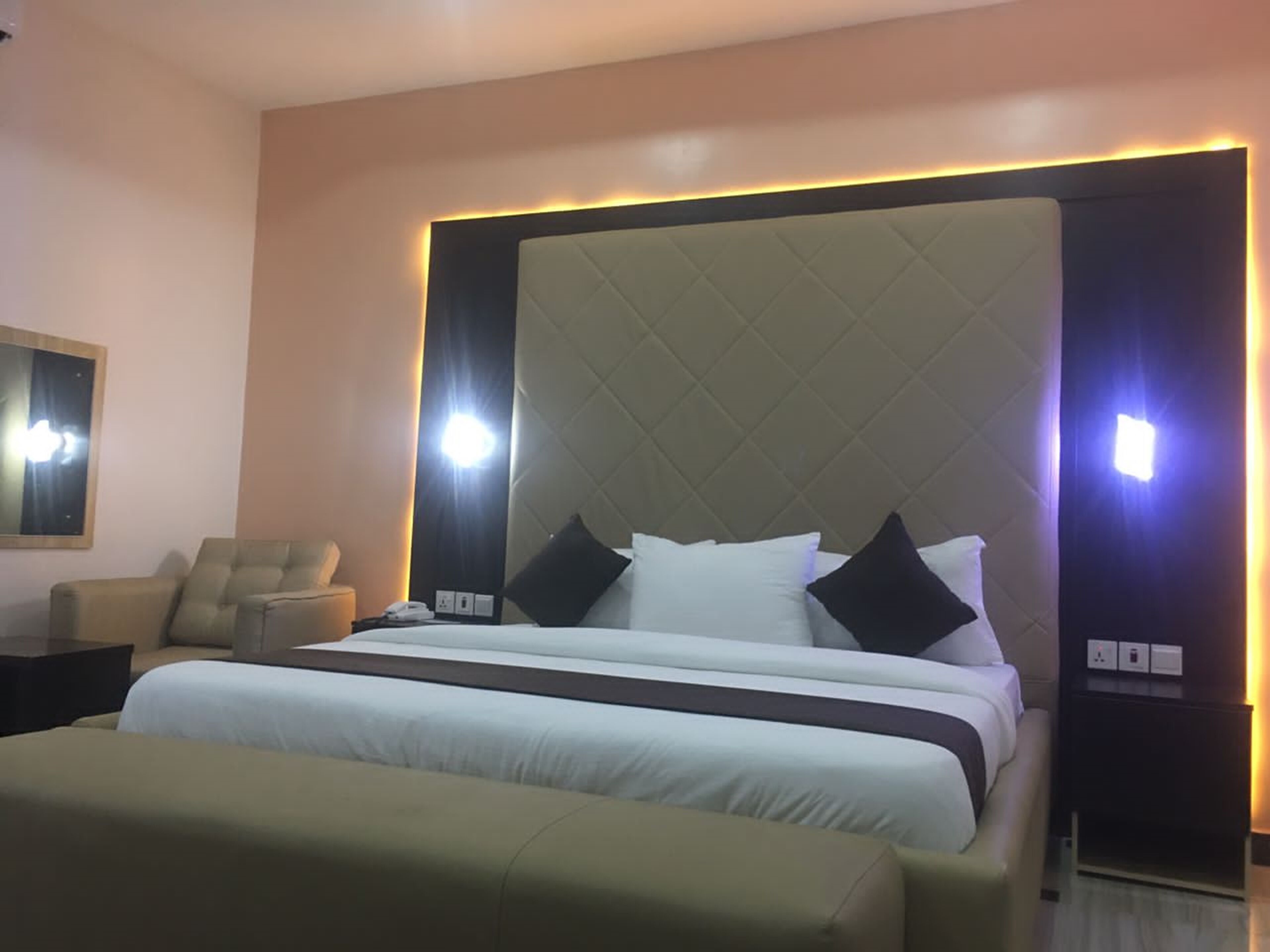 Rom – business | Sengetøy i egyptisk bomull og sengetøy av topp kvalitet