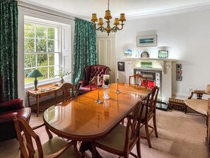 Dining - 4 bedroom accommodation in Applecross (Applecross)