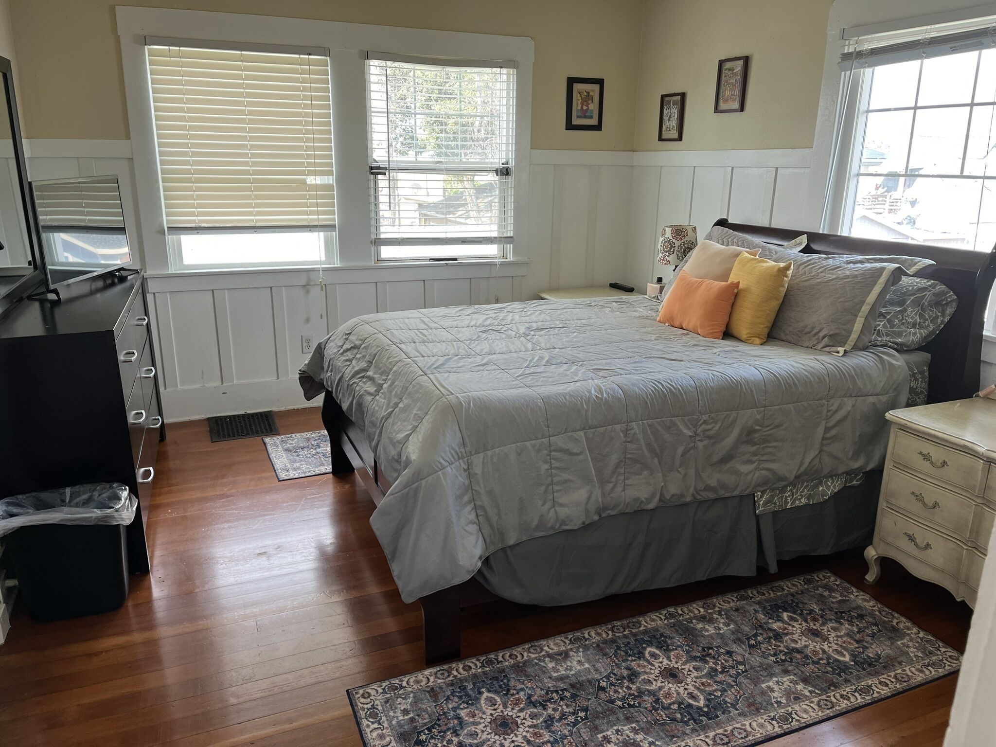 Spacious Farm House.- new appliances.  Remote work ready. Near  Meta & SV cos.