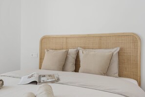 2 bedrooms, iron/ironing board, WiFi, bed sheets - Casa Isa - Luxury Penthouse Seaview (Estepona)