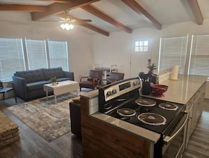Interior - Ida Nell's Place (Marble Falls)