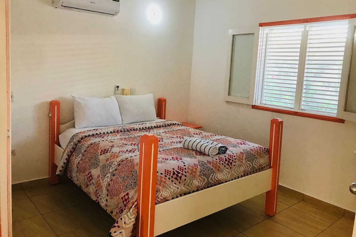 4 habitaciones, caja de seguridad en la habitación y cortinas blackout