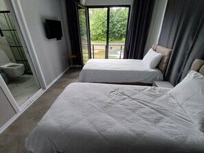 6 bedrooms, travel cot, free WiFi, bed sheets